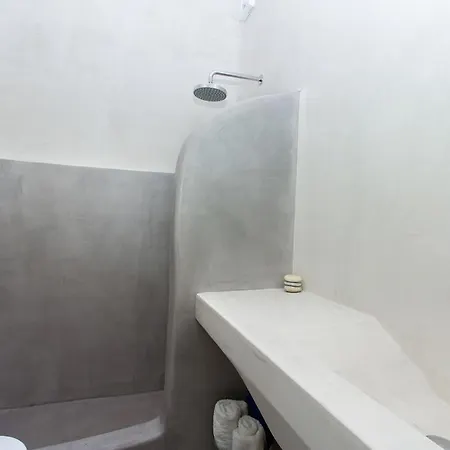 Enosis, Alia Feriehus